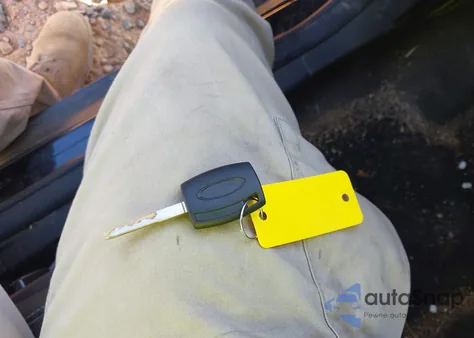 2016 Ford Focus Se z USA, uszkodzony, nr VIN 1FADP3K23GL257410